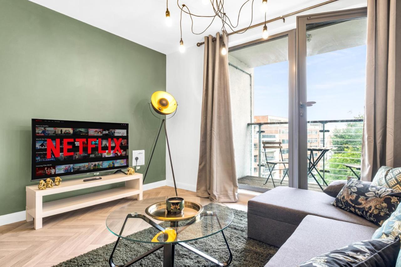 Stylish 4Th Floor 2 Bedroom En Suite City Centre Apartment With Parking By Azura Nights Birmingham Dış mekan fotoğraf