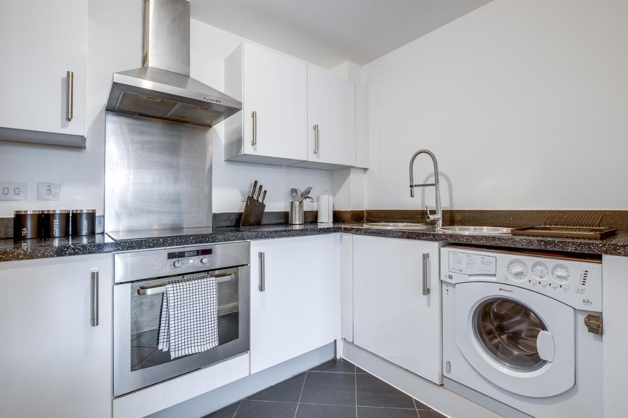 Stylish 4Th Floor 2 Bedroom En Suite City Centre Apartment With Parking By Azura Nights Birmingham Dış mekan fotoğraf